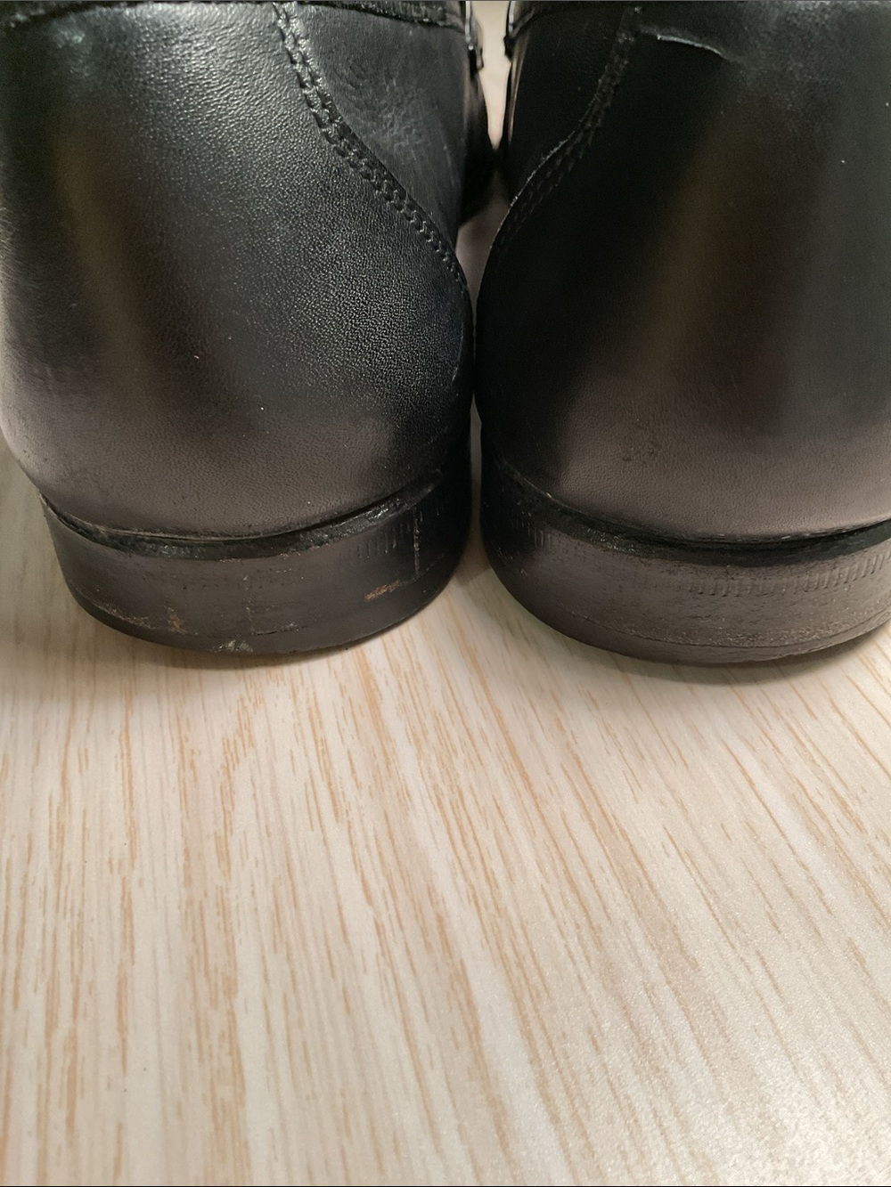 Salvatore Ferragamo Black Leather Loafers with Gold Gancini Hardware Size 9 1/2D - Picture 3 of 5
